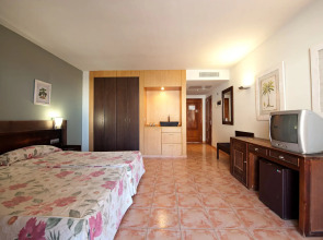 LIVVO Lago Taurito Hotel & Aquapark All Inclusive