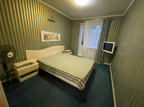 Tolstoy Apart Лейтейзена 6