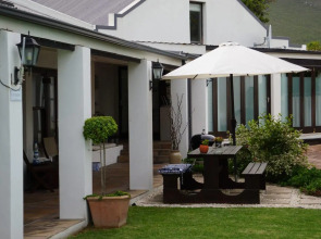 Sixteen Guest House on Main