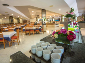 Hotel Club Cala Romaní