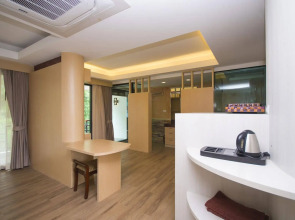 Phi Phi Nice Beach Hotel Hip