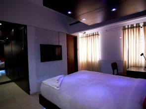 Hotel Tropical Daisy