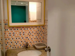 Апартаменты Omni Tower Direct Rooms Sukhumvit Soi 4