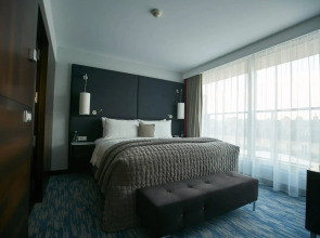 Renaissance Paris Arc de Triomphe Hotel