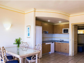 Апарт-отель BlueBay Beach Club