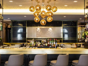 60 Hyde Park Gate Hotel