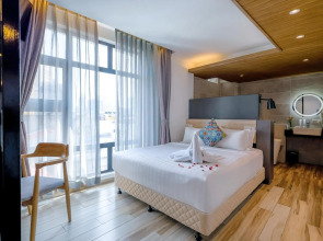 Santa Grand Hotel Central Market