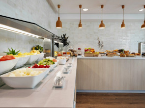 Отель Malaga Alameda Centro Affiliated by Meliá