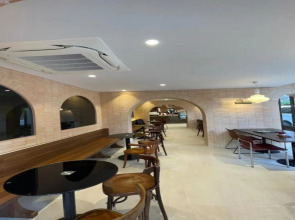 The Quarter Ploenchit by UHG