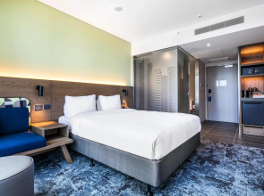 Holiday Inn Express Melbourne Little Collins by IHG