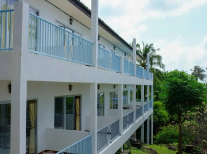 Thaniza Beachfront Resort