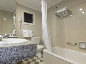 Отель Vibra Beverly Playa