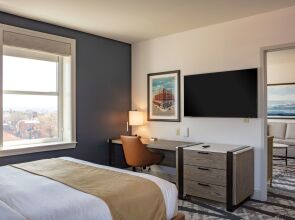 The Yorktowne Hotel, Tapestry Collection by Hilton