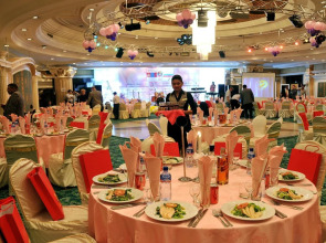 Chinggis Khaan Hotel