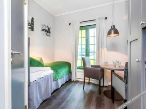 Airport Motel & Apartment