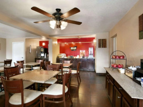 Econo Lodge Phoenix North I-17