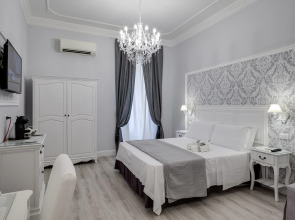 Charme & Chic Luxury