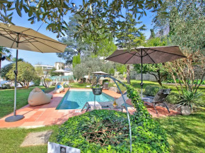 Villa Schlosser Lake Front & Private Pool