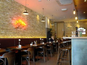 Kings Cross Inn Hotel