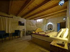 Zeus Cave Suites