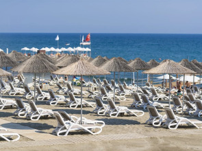 Quattro Beach Spa & Resort Hotel