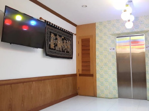 Green Harbor Hotel & Service Apartment