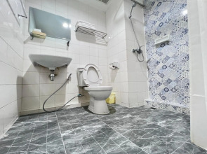 Hotel Live Max Yokohama Motomachi Ekimae