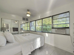 Sea Beach Plaza - Near Jungle Queen Riverboat