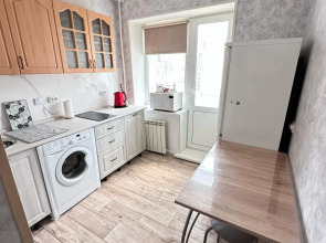 Ideal Apartment (Идеал Апартмент) на улице Первостроителей 1