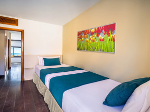 Occidental Pueblo Acantilado