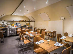 Art Hôtel Batignolles