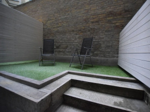 Hi5 Apartments - Parliament