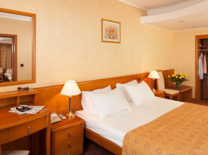 Космос Клуб 4*