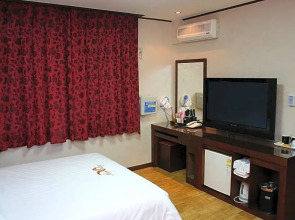 Goodstay HighValley Hotel