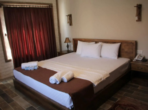 El Nazar Stone Suite