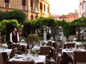 Pensione Accademia - Villa Maravege