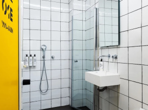 Wom Allenby Pod Hotel