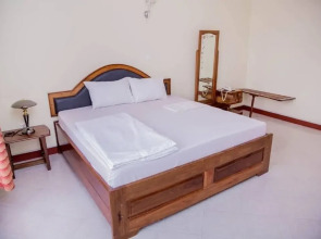 Kilimanjaro Crane Hotel