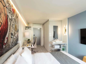 Link hotel & Hub By Dan Hotels