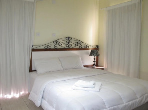 Mackenzie Beach Hotel & Apartments