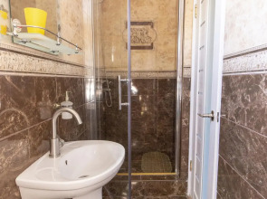 U Yudzhina Guest House