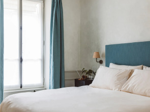 Hoy Paris - Home of YOGA