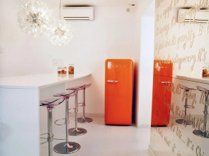 Chic & Basic Tallers Hostal