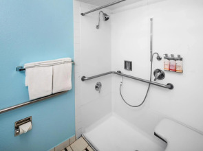 Beach Retreat & Lodge at Tahoe