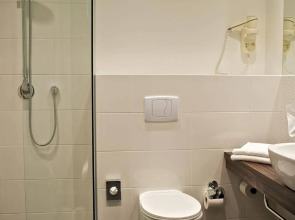 Oru Hub Hotel Tallinn — Handwritten Collection