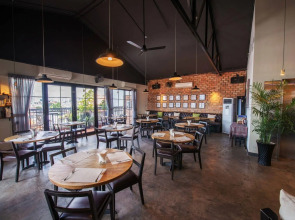 The Alcove Library Hotel