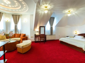 Garni Hotel Royal Crown