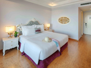 Nha Trang Marriott Resort & Spa, Hon Tre Island