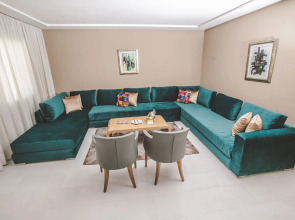 New Art's DownTown Hotel