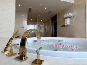 Longyue International Hotel